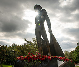 The CSUN Matador Statue
